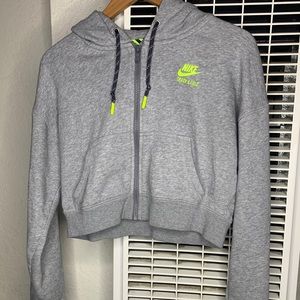 Nike Cropped Zip Up